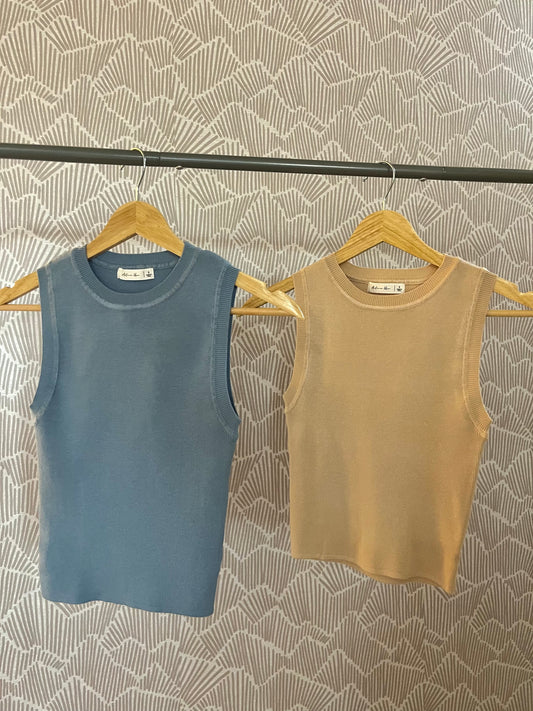 SLEEVELESS CREW NECK SPRING SWEATER