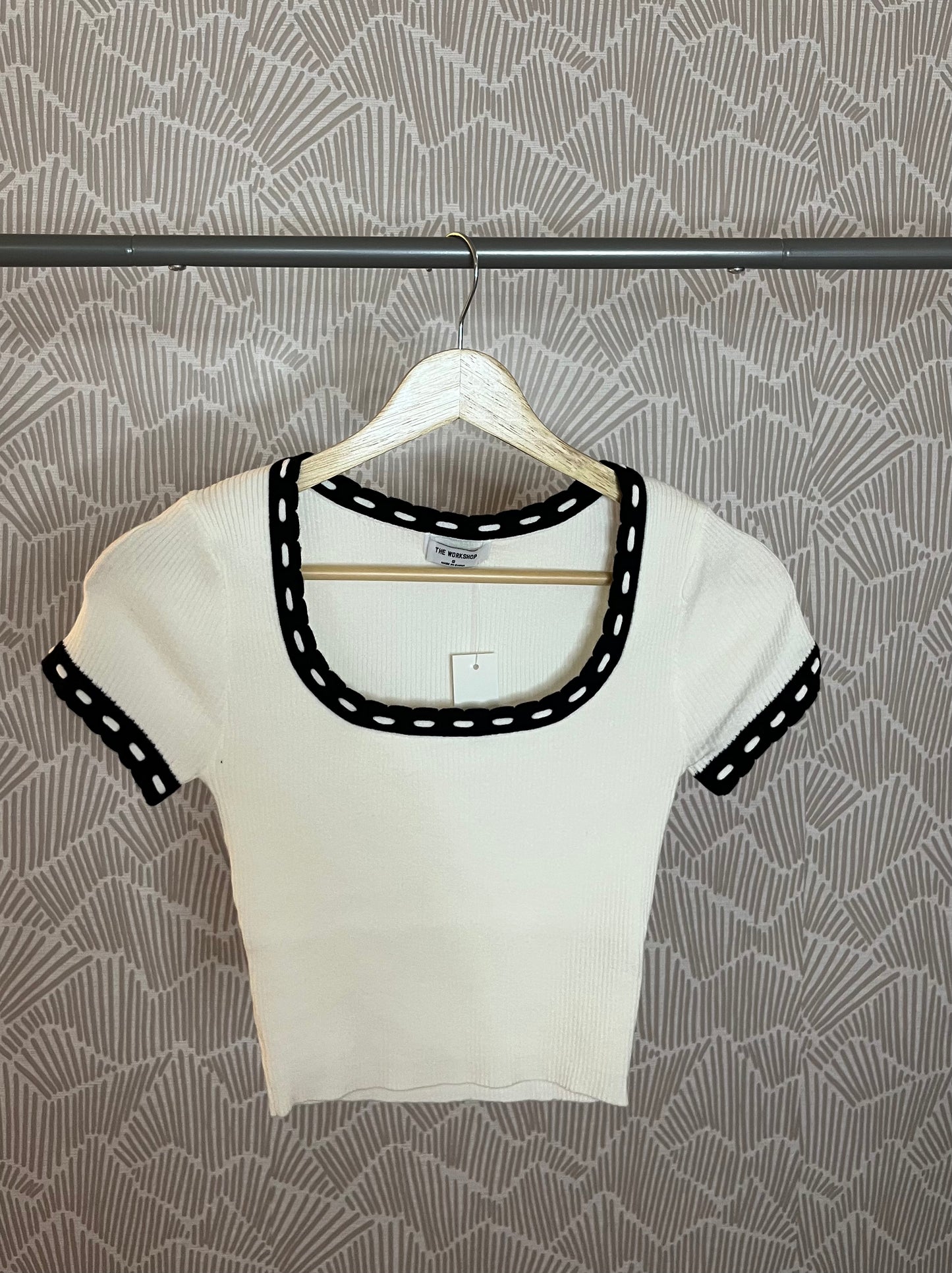 CONTRAST TRIM SHORT SLEEVE SWEATER KNIT CROP TOP